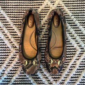 Me Too Snake Skin Leather Flats in 9.5